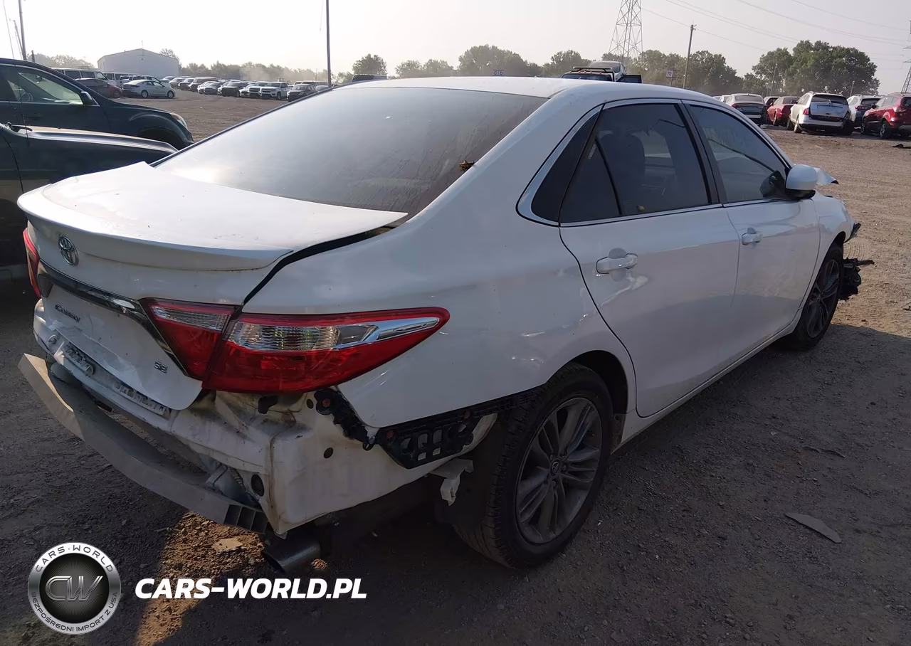 2015 Toyota Camry Se VIN:4T1BF1FK2FU005767 - 4