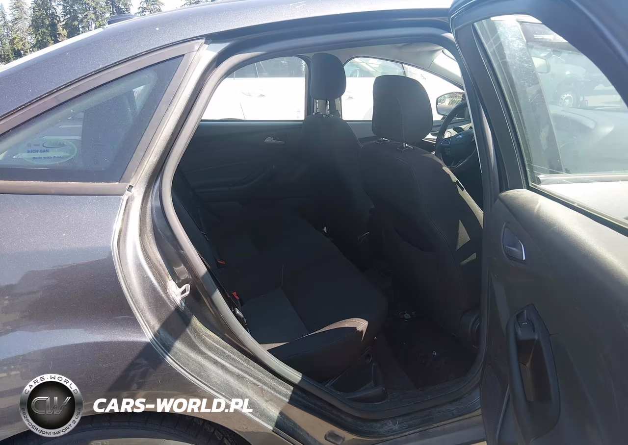 2018 Ford Focus Se VIN:1FADP3FEXJL224576 - 8