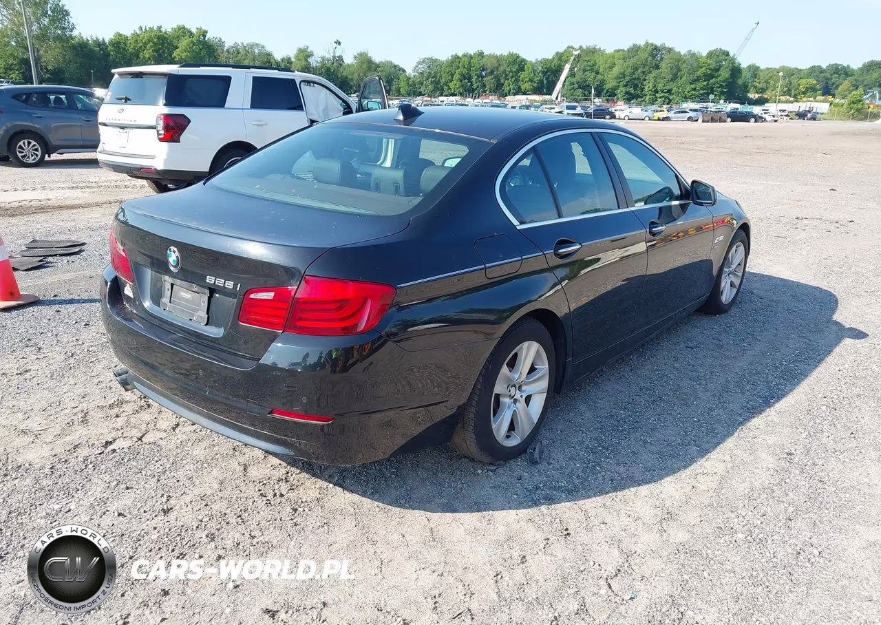 2012 BMW 528I xDrive VIN:WBAXH5C59CDW11697 - 4