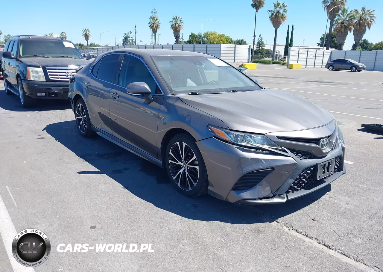 2020 Toyota Camry Se – zdjęcie 1 z 17