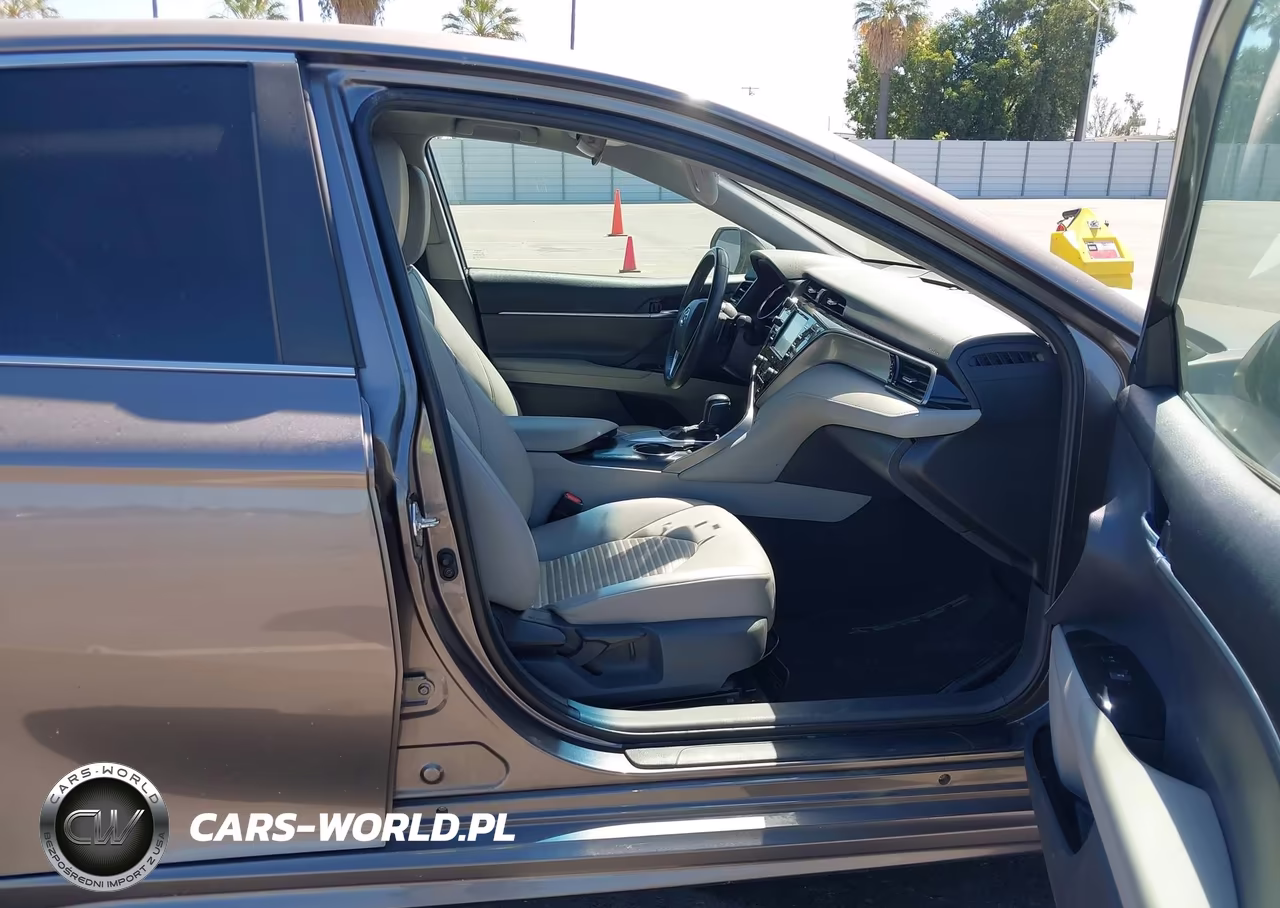 2020 Toyota Camry Se VIN:4T1M11AKXLU384897 - 5