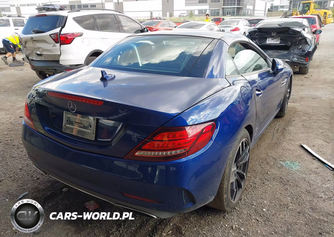 2017 Mercedes-Benz Slc 300 VIN:WDDPK3JA4HF133277 - 4