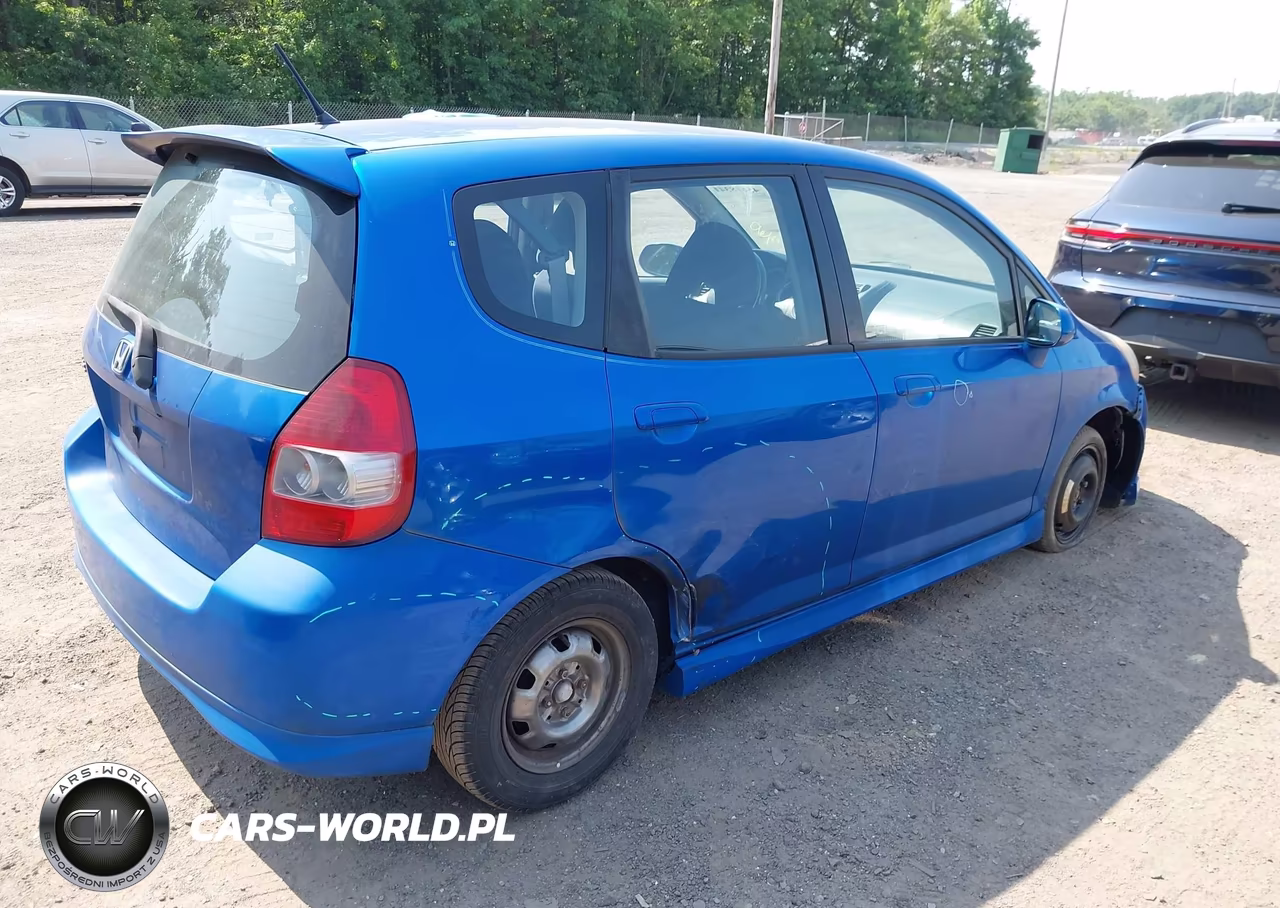 2008 Honda Fit Sport VIN:JHMGD38648S036981 - 4