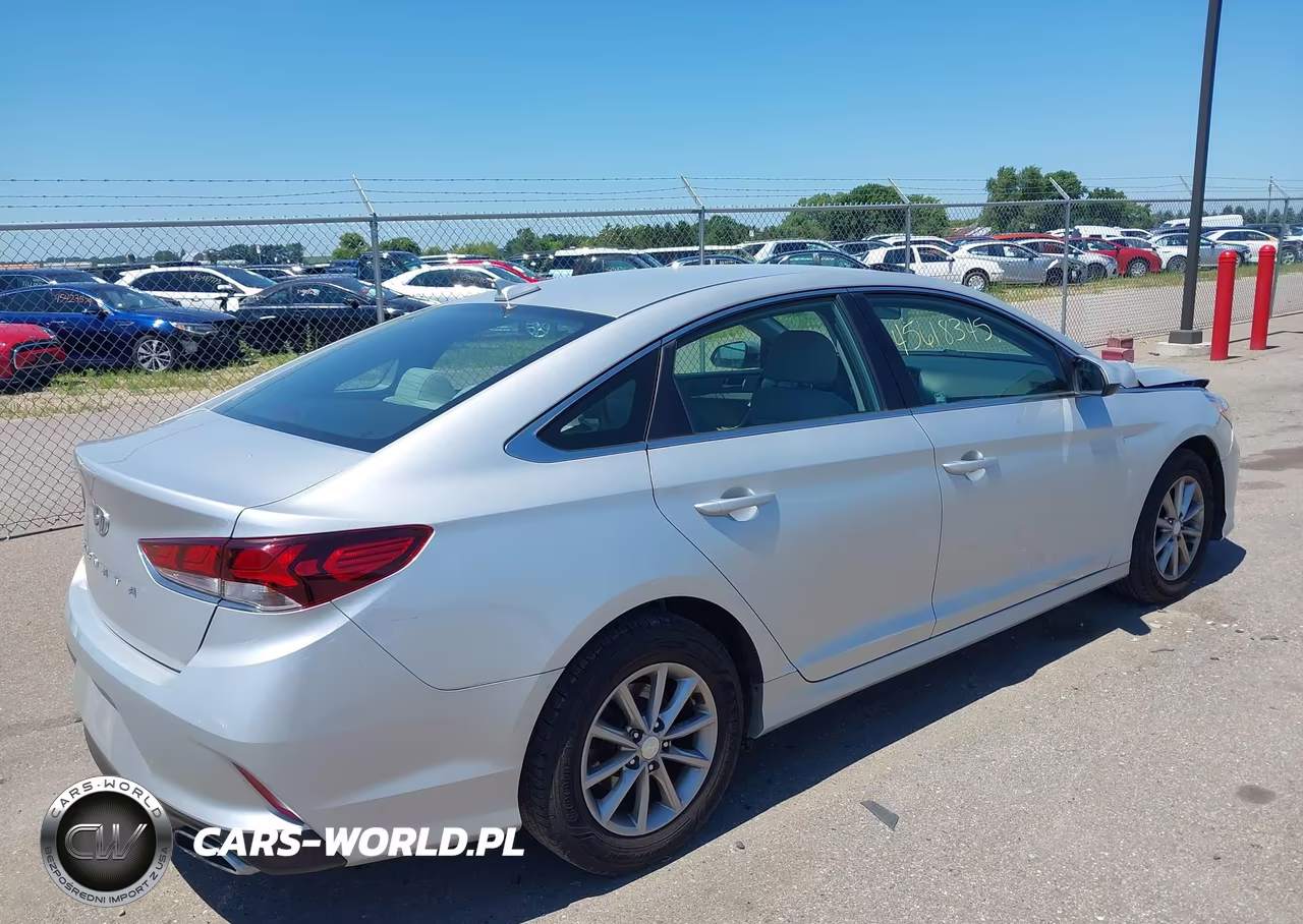 2018 Hyundai Sonata Se VIN:5NPE24AF0JH723801 - 4