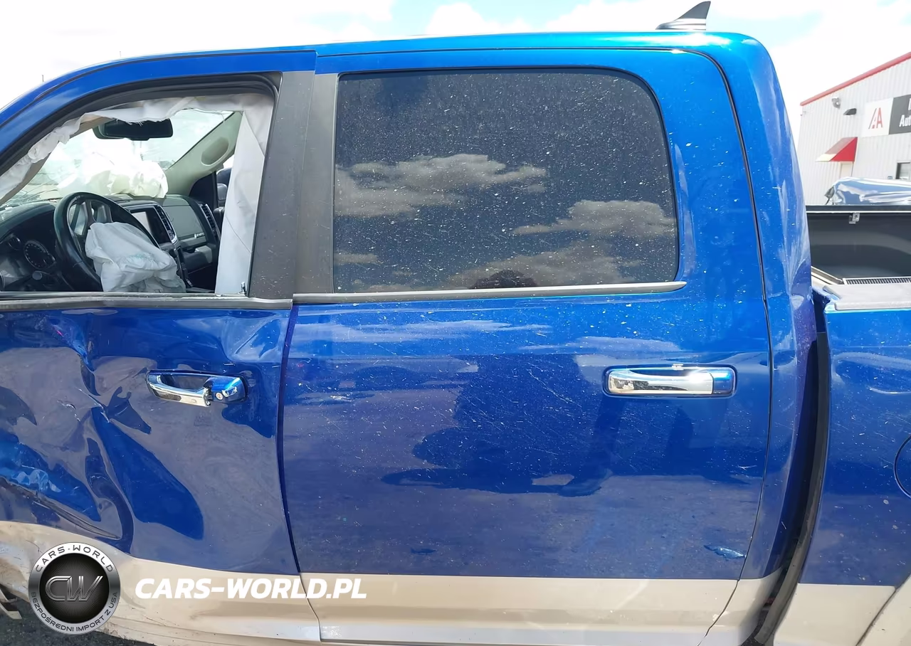 2015 Ram 1500 Laramie VIN:1C6RR7NM0FS531673 - 15