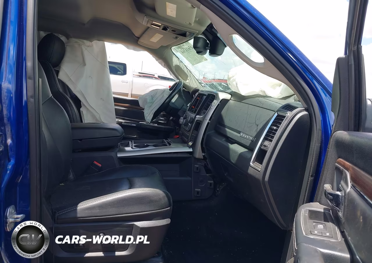 2015 Ram 1500 Laramie VIN:1C6RR7NM0FS531673 - 5
