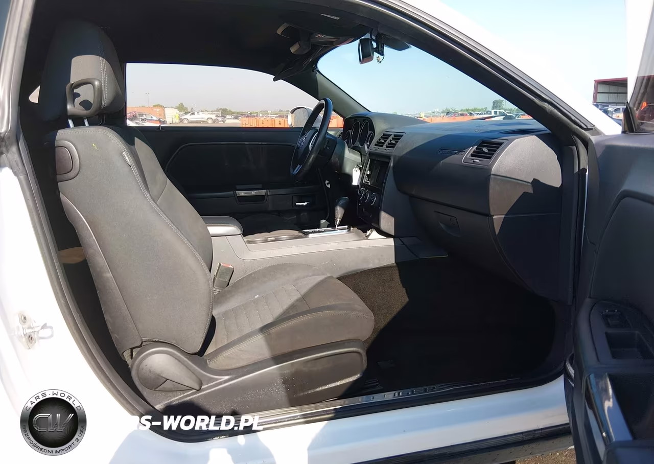 2013 Dodge Challenger Sxt VIN:2C3CDYAGXDH632702 - 5