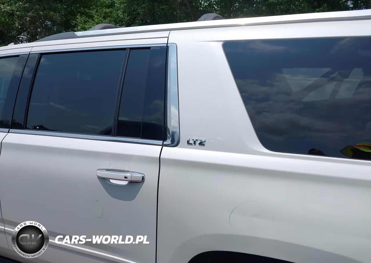 2016 Chevrolet Suburban Ltz VIN:1GNSKJKC8GR180809 - 14