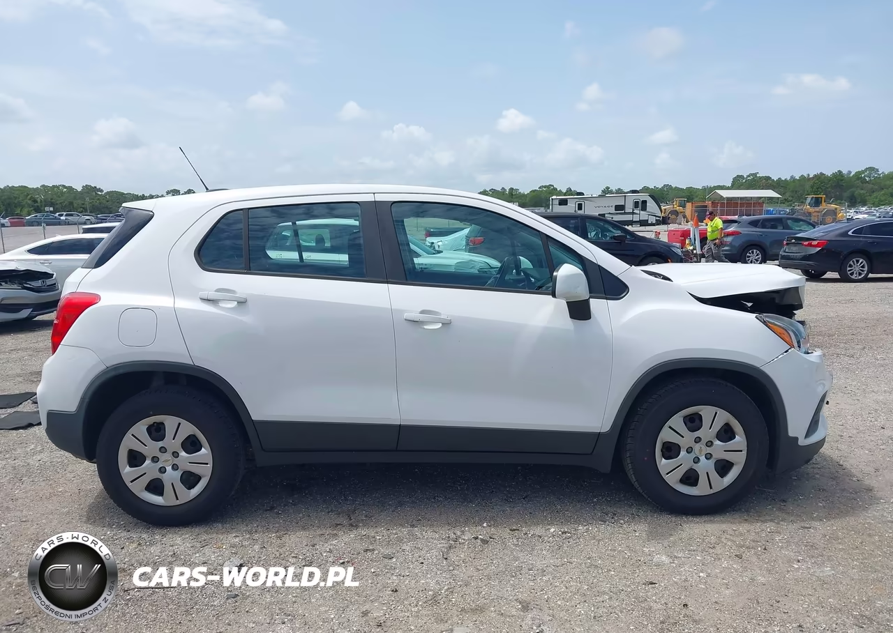 2019 Chevrolet Trax Ls VIN:3GNCJKSB8KL139357 - 13
