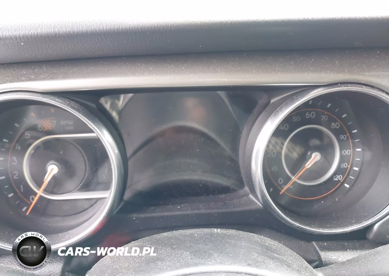 2019 Jeep Wrangler Unlimited Sahara 4X4 VIN:1C4HJXEN9KW600173 - 15