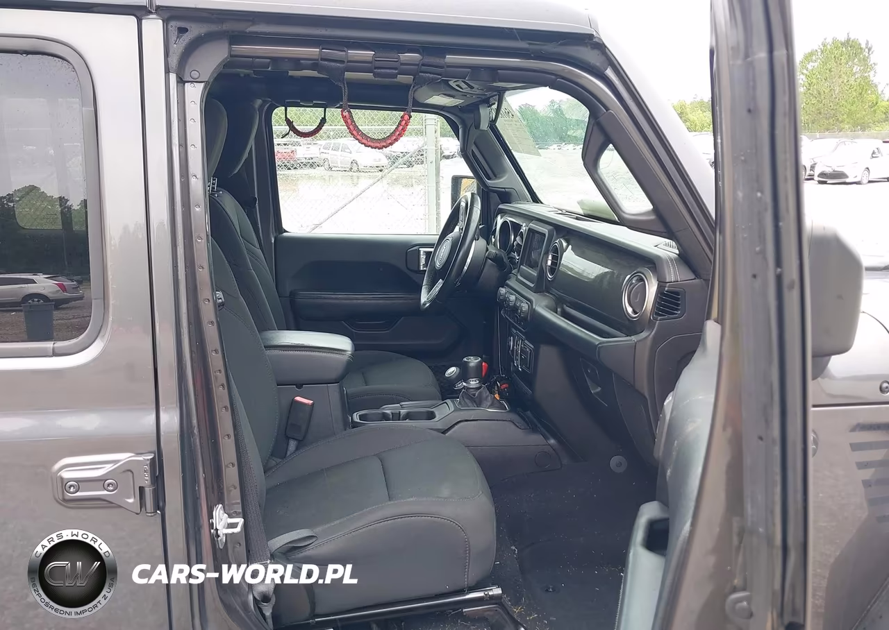 2019 Jeep Wrangler Unlimited Sahara 4X4 VIN:1C4HJXEN9KW600173 - 5