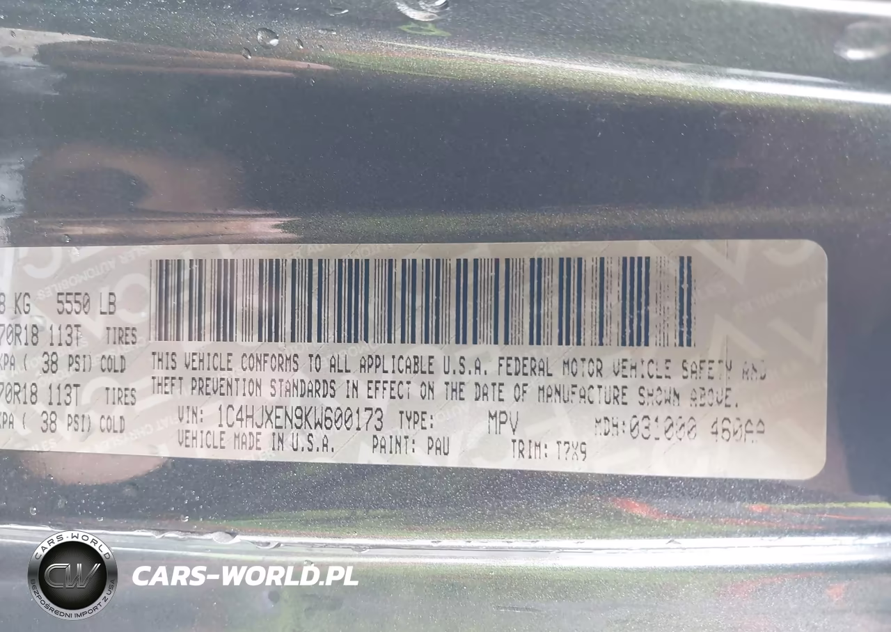 2019 Jeep Wrangler Unlimited Sahara 4X4 VIN:1C4HJXEN9KW600173 - 9
