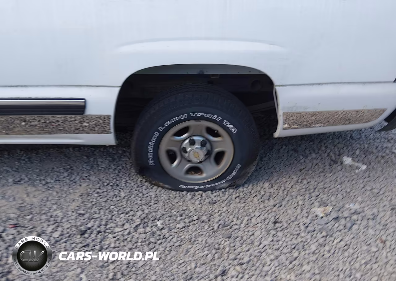 2002 Chevrolet Silverado 1500 VIN:1GCEC14W02Z118324 - 15