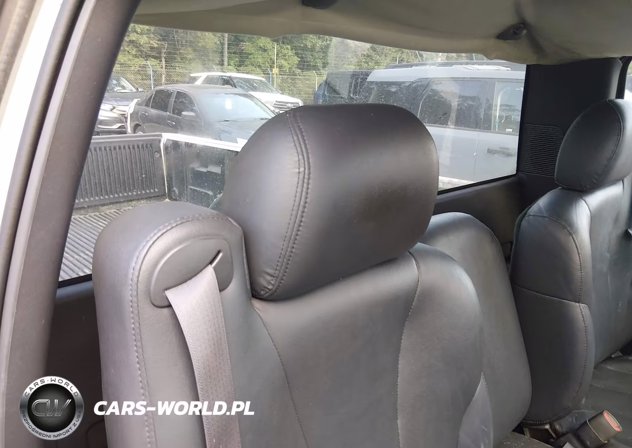 2002 Chevrolet Silverado 1500 VIN:1GCEC14W02Z118324 - 8