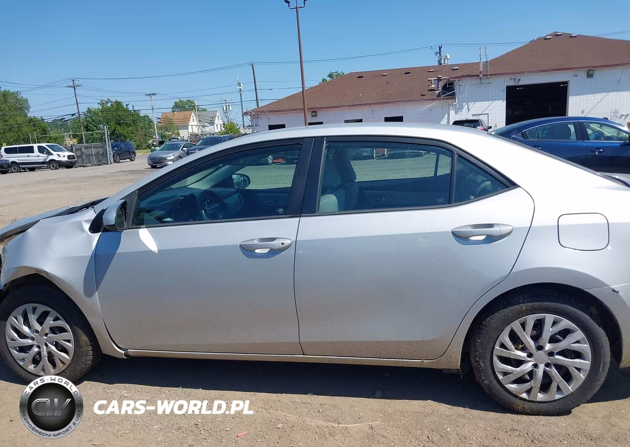 2017 Toyota Corolla Le VIN:2T1BURHE3HC774312 - 15