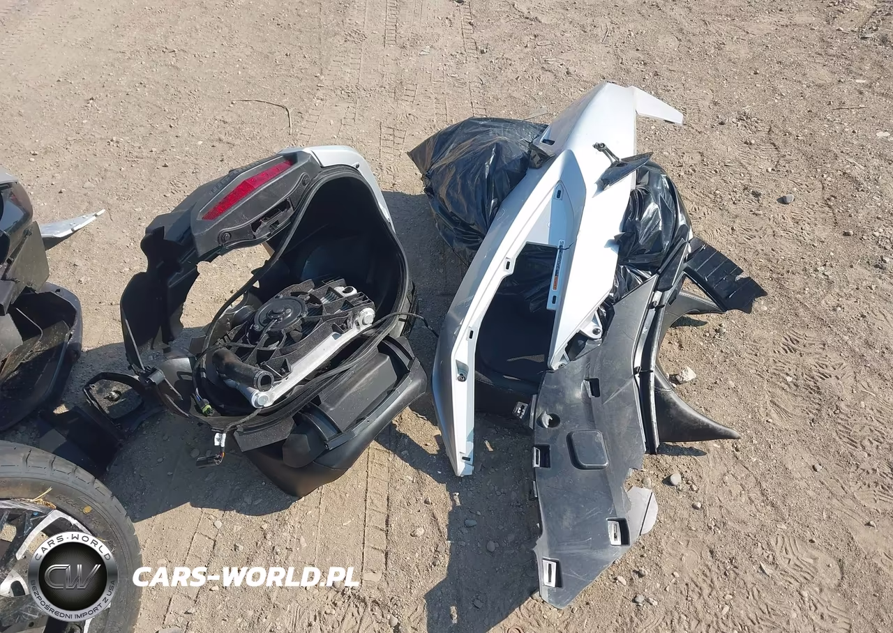 2025 Can-Am Spyder Roadster Rt-Rt Limited VIN:2BXNBDD27SV000547 - 12