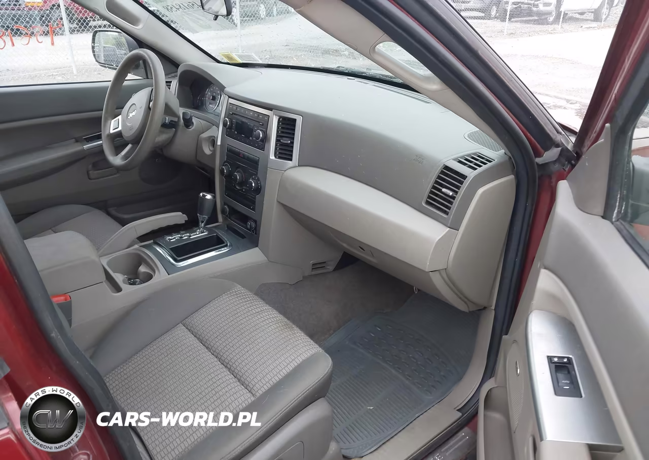 2008 Jeep Grand Cherokee Laredo VIN:1J8GR48K58C178460 - 5