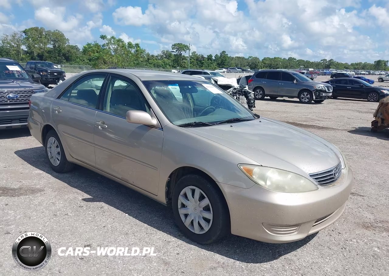 2005 Toyota Camry Le