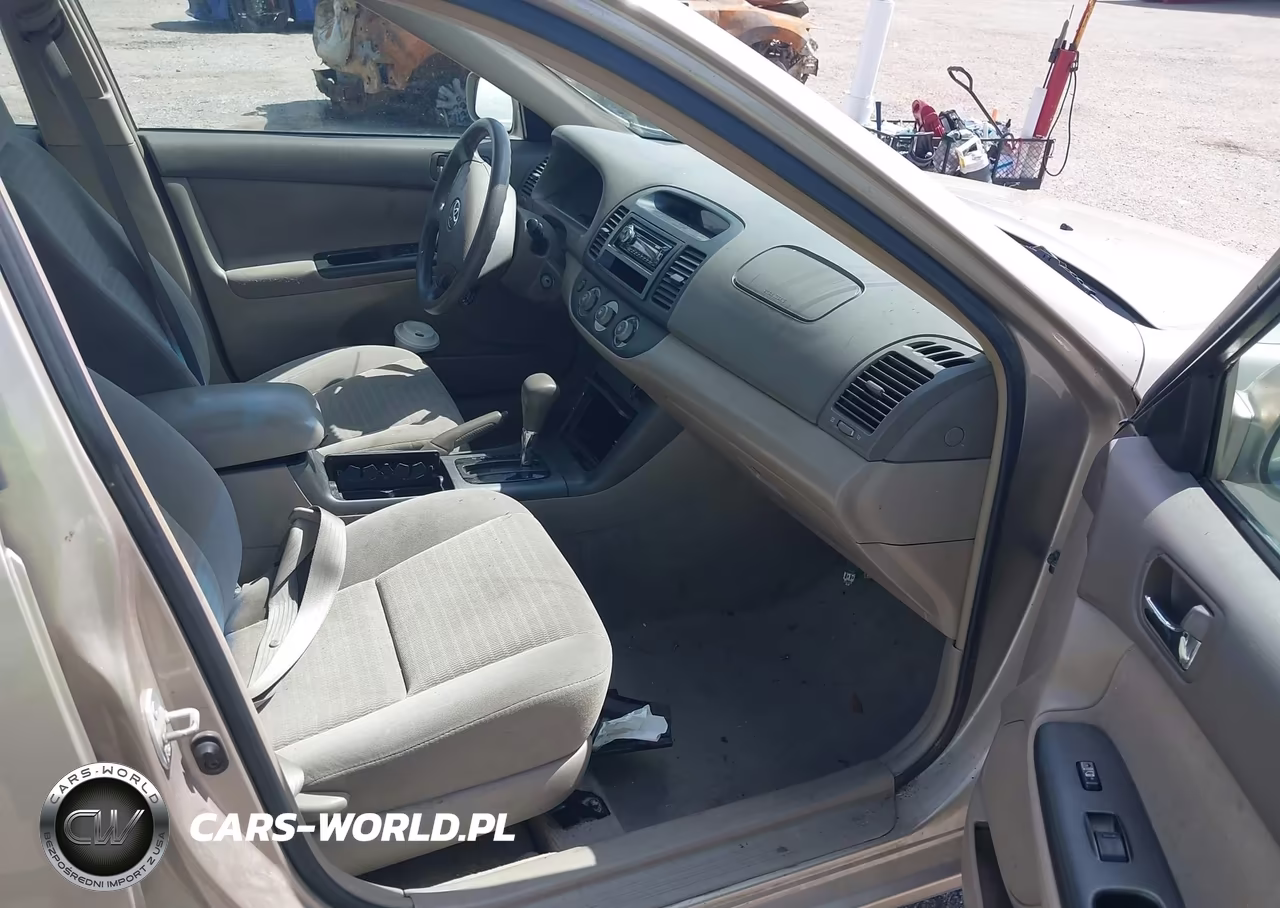 2005 Toyota Camry Le VIN:4T1BE32K05U015684 - 5