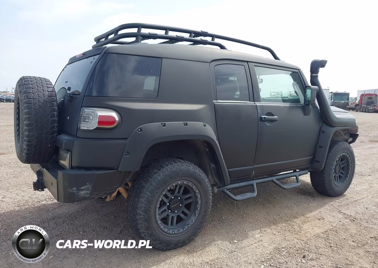2007 Toyota Fj Cruiser VIN:JTEZU11FX70018578 - 4