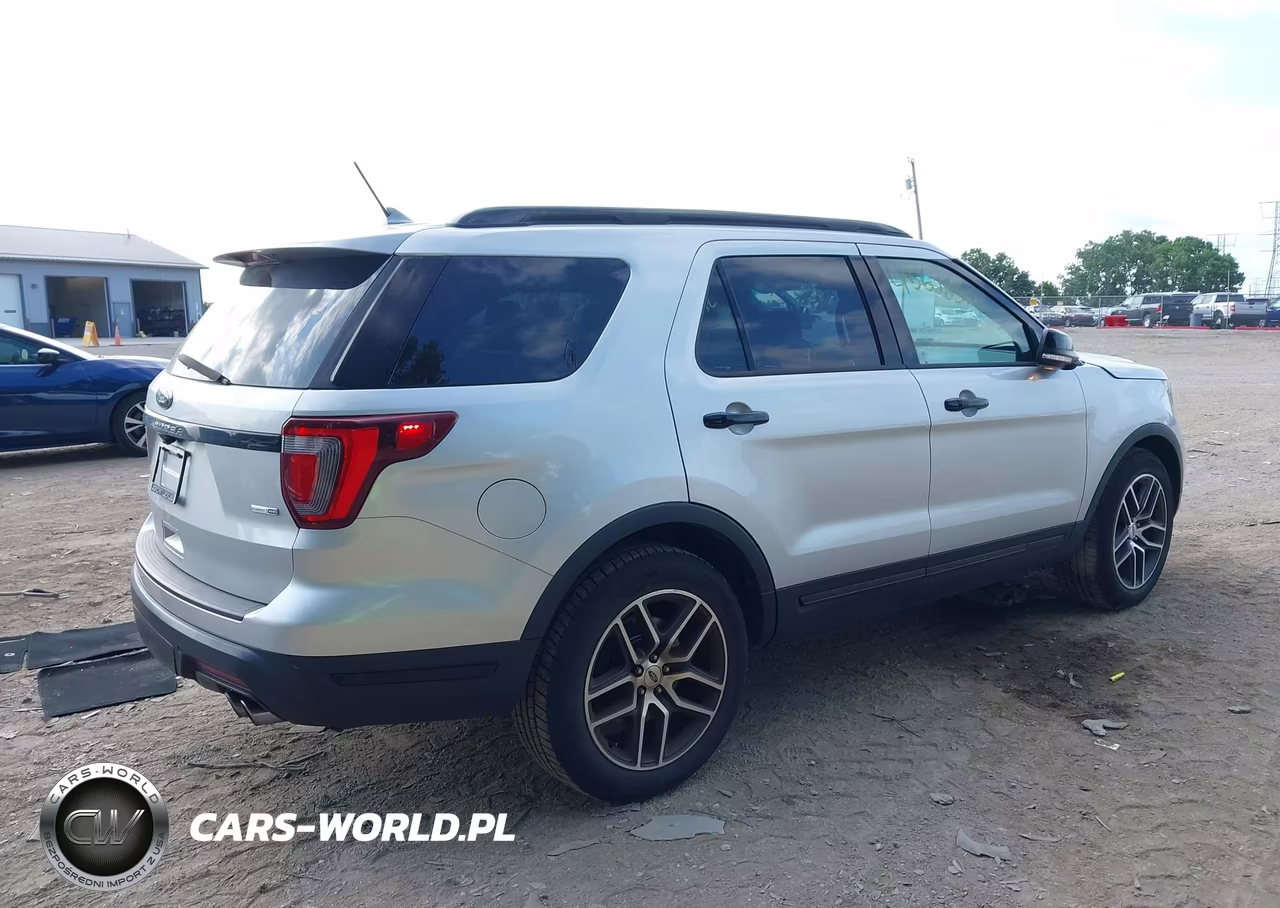 2019 Ford Explorer Sport VIN:1FM5K8GT6KGB42633 - 4
