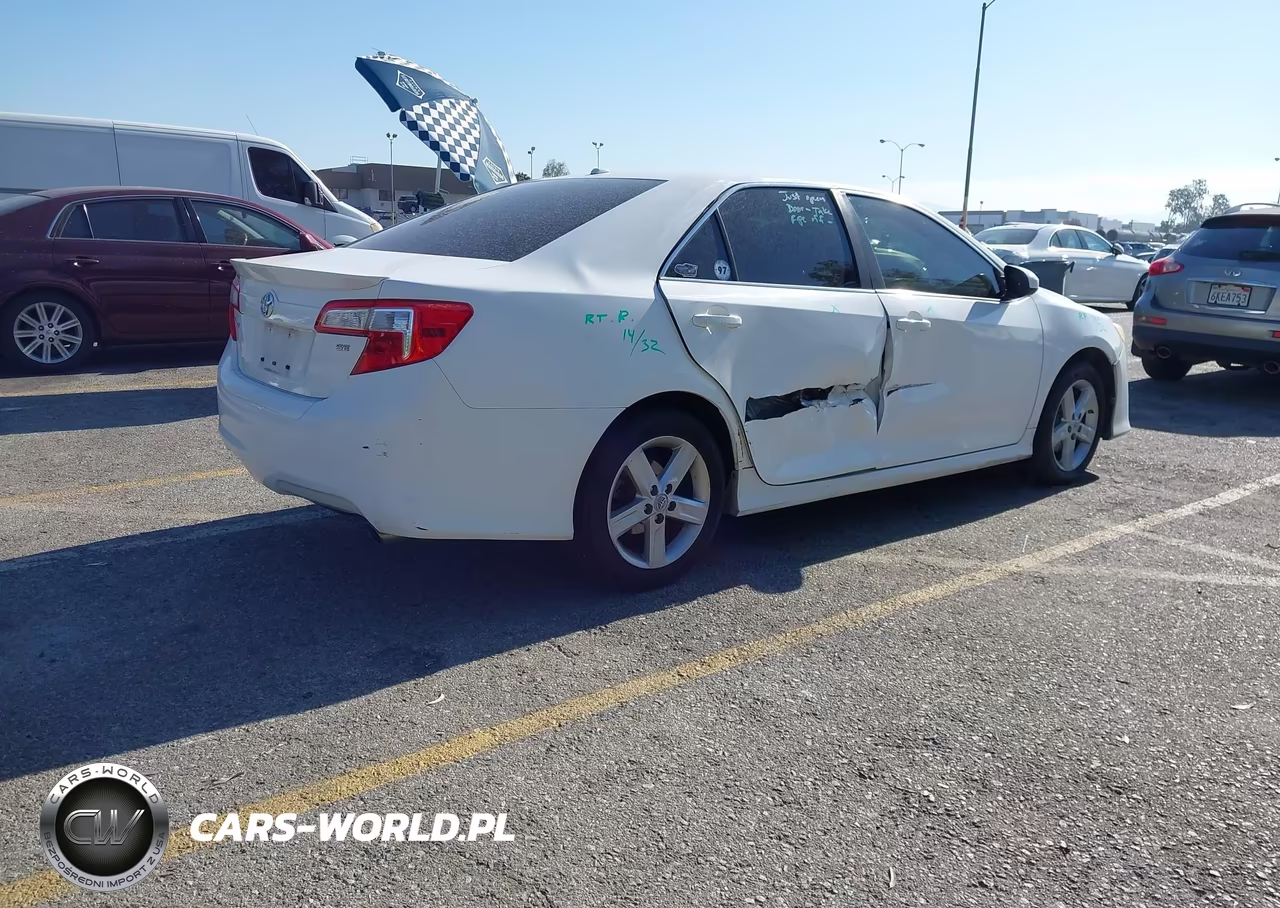 2013 Toyota Camry Se VIN:4T1BF1FK5DU657229 - 4