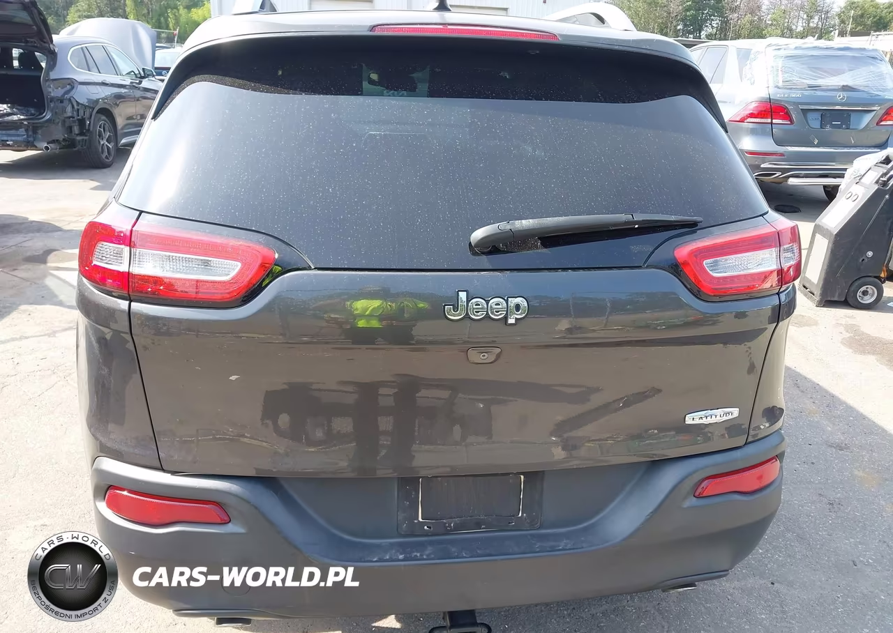 2014 Jeep Cherokee Latitude VIN:1C4PJLCS6EW314511 - 17