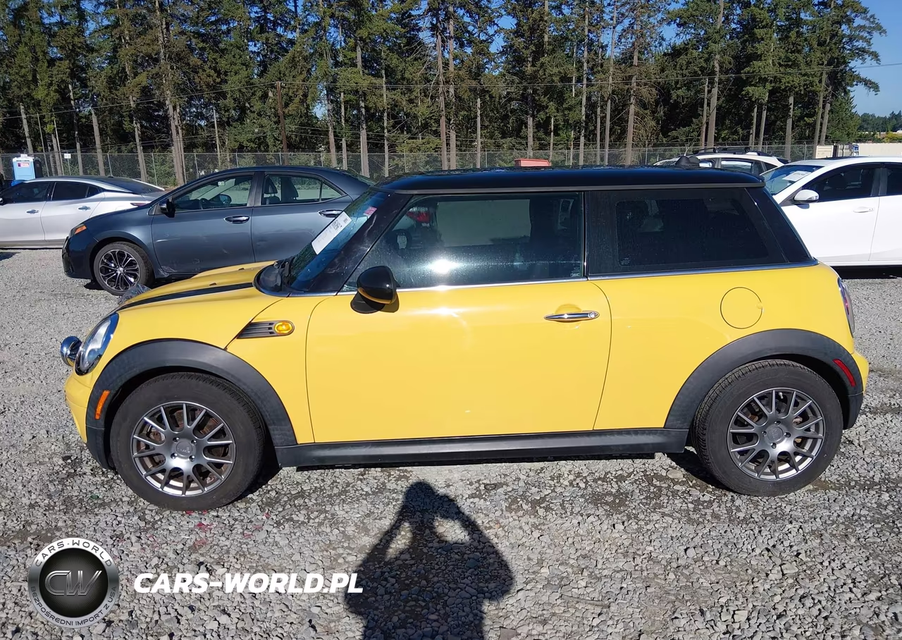 2008 Mini Cooper Hardtop VIN:WMWMF33558TT61787 - 14