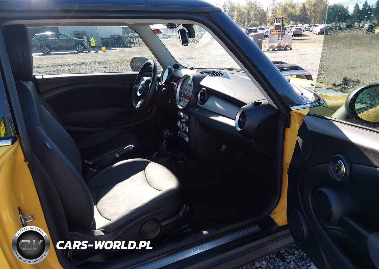 2008 Mini Cooper Hardtop VIN:WMWMF33558TT61787 - 17