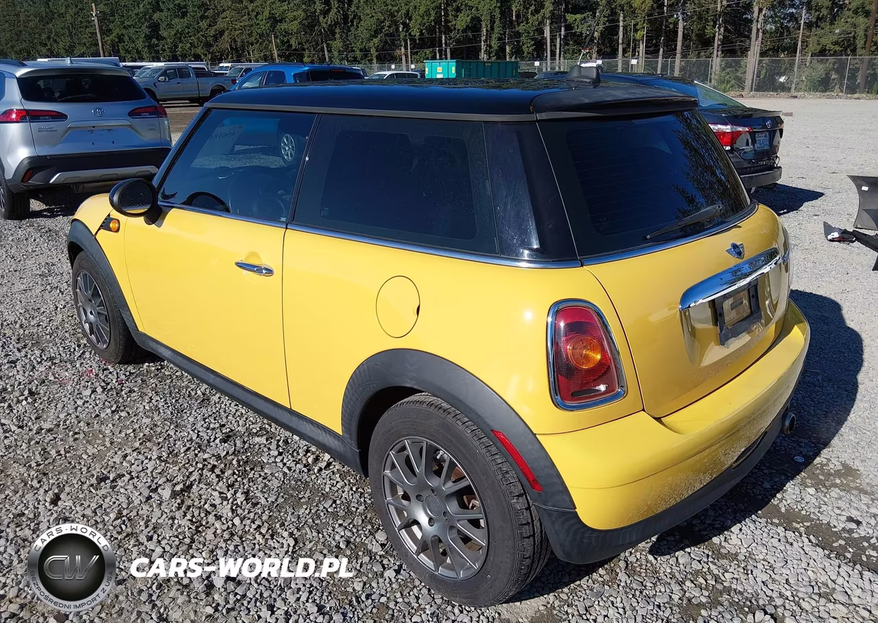 2008 Mini Cooper Hardtop VIN:WMWMF33558TT61787 - 3