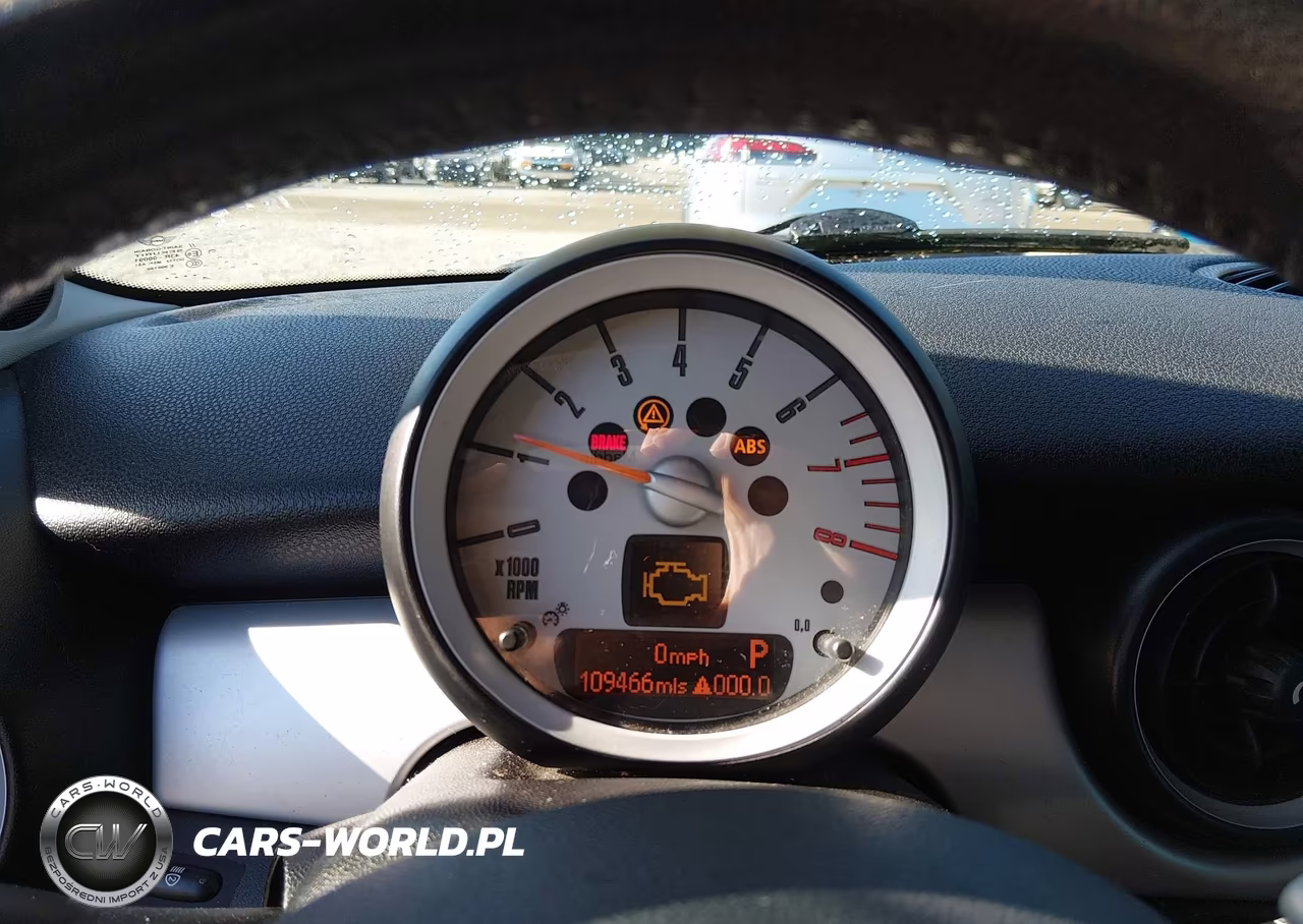 2008 Mini Cooper Hardtop VIN:WMWMF33558TT61787 - 7