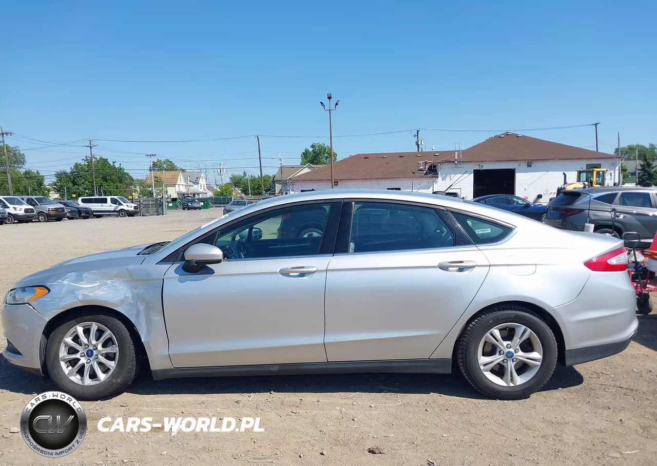 2015 Ford Fusion S VIN:3FA6P0G7XFR289119 - 14