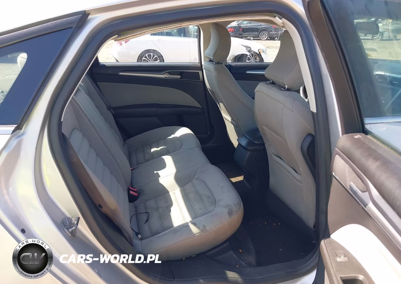 2015 Ford Fusion S VIN:3FA6P0G7XFR289119 - 8