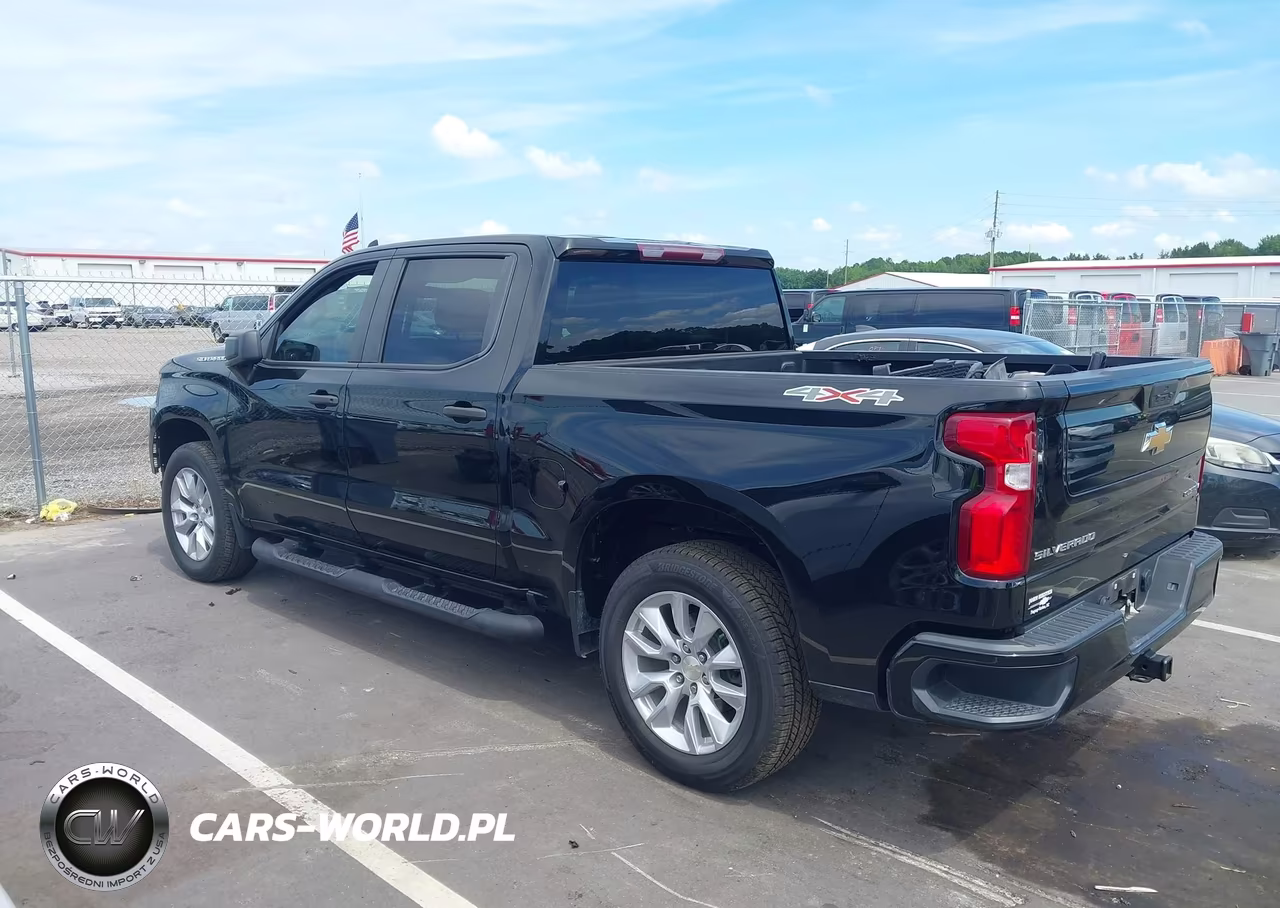2021 Chevrolet Silverado 1500 4Wd Short Bed Custom VIN:3GCPYBEK8MG291328 - 3