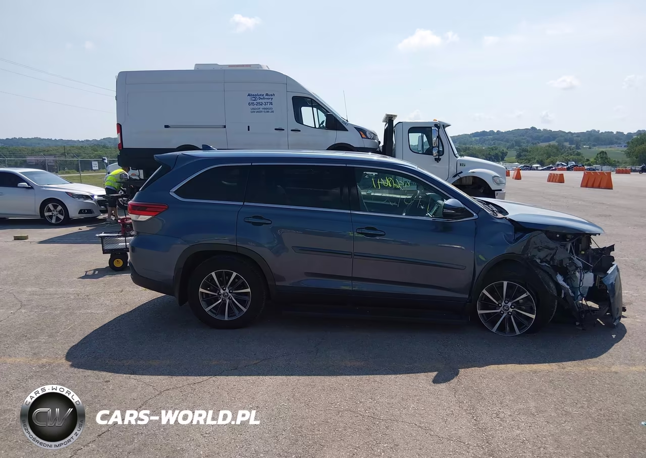 2019 Toyota Highlander Xle VIN:5TDJZRFH5KS976724 - 13
