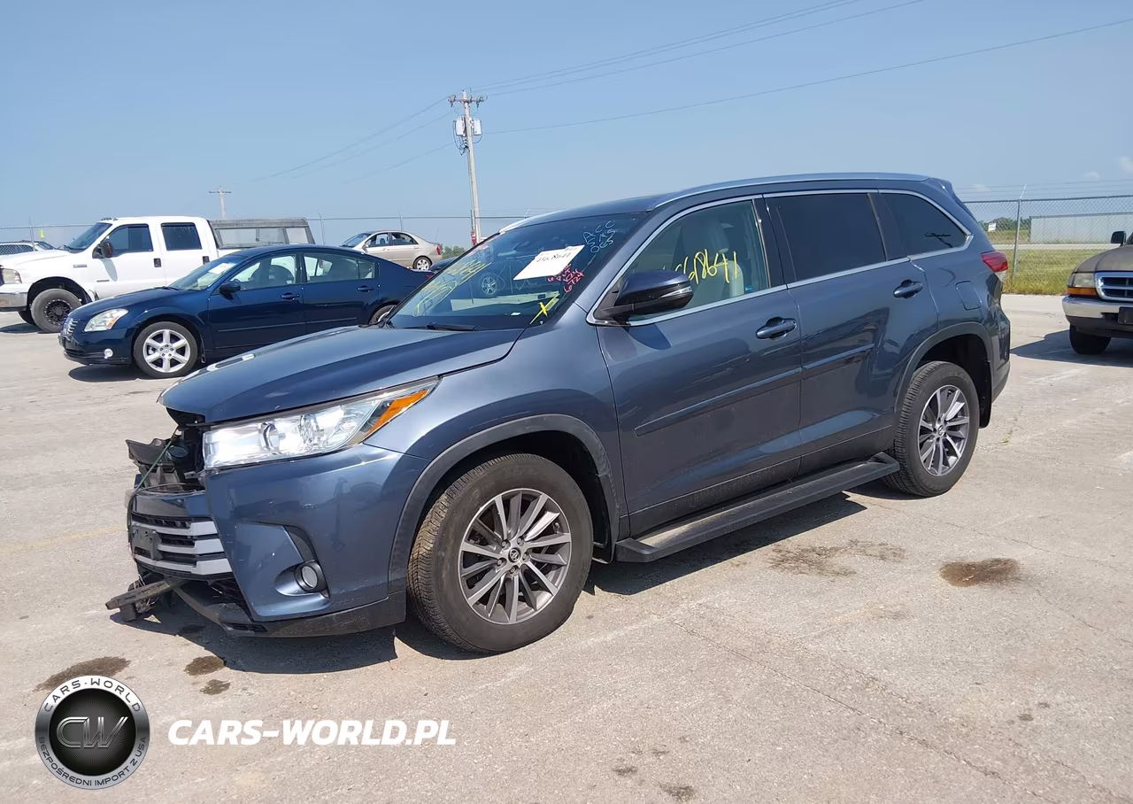 2019 Toyota Highlander Xle VIN:5TDJZRFH5KS976724 - 2