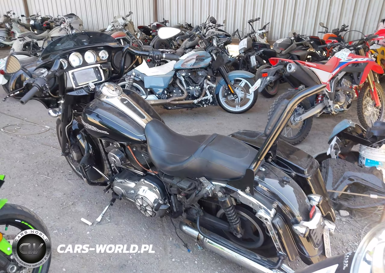 2014 Harley-Davidson Flhxs Street Glide Special VIN:1HD1KRM11EB679082 - 3