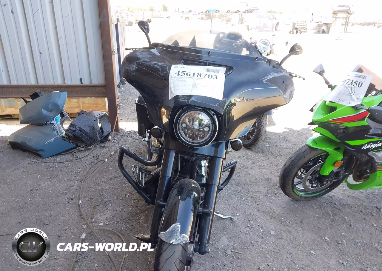 2014 Harley-Davidson Flhxs Street Glide Special VIN:1HD1KRM11EB679082 - 5
