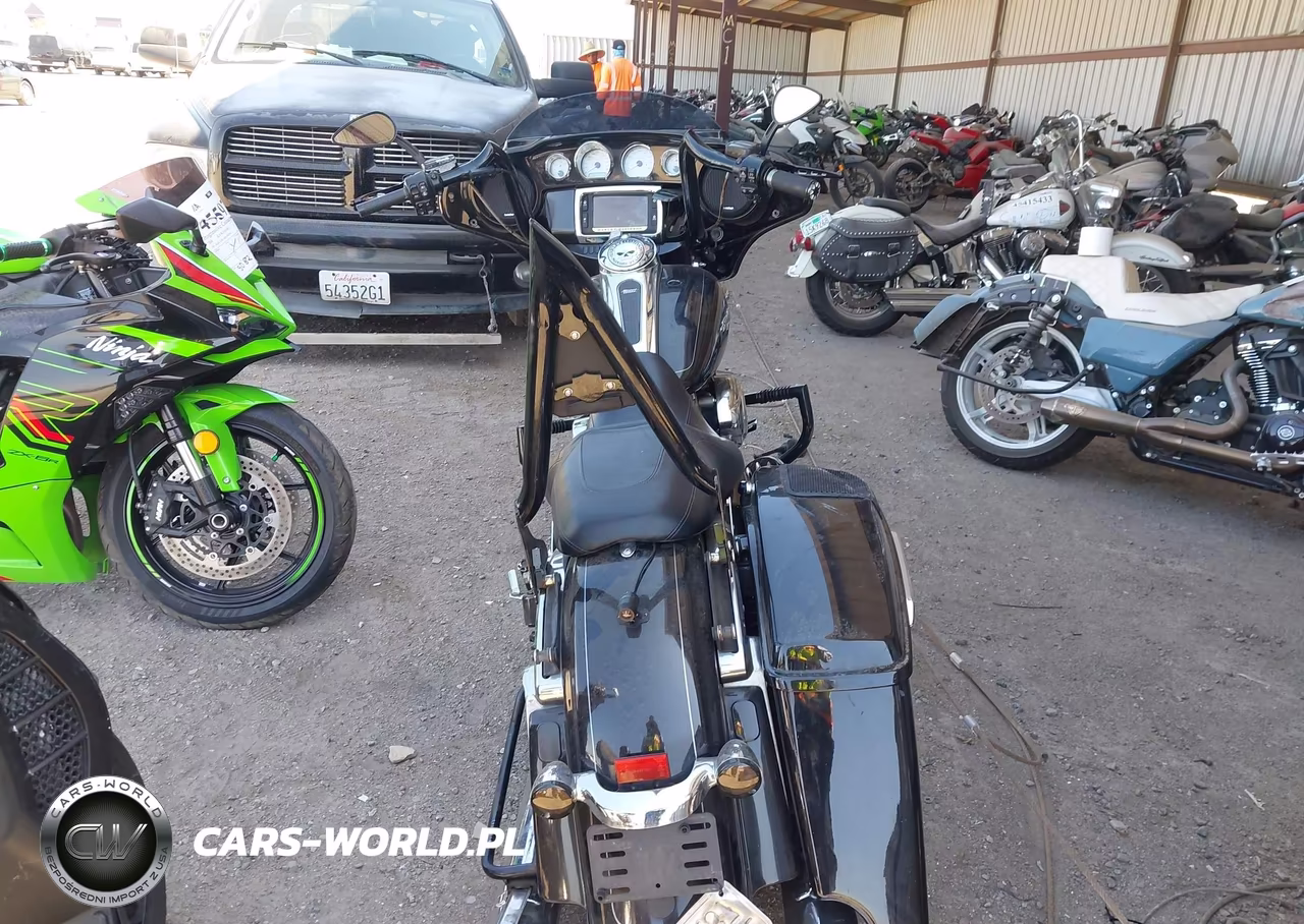 2014 Harley-Davidson Flhxs Street Glide Special VIN:1HD1KRM11EB679082 - 6