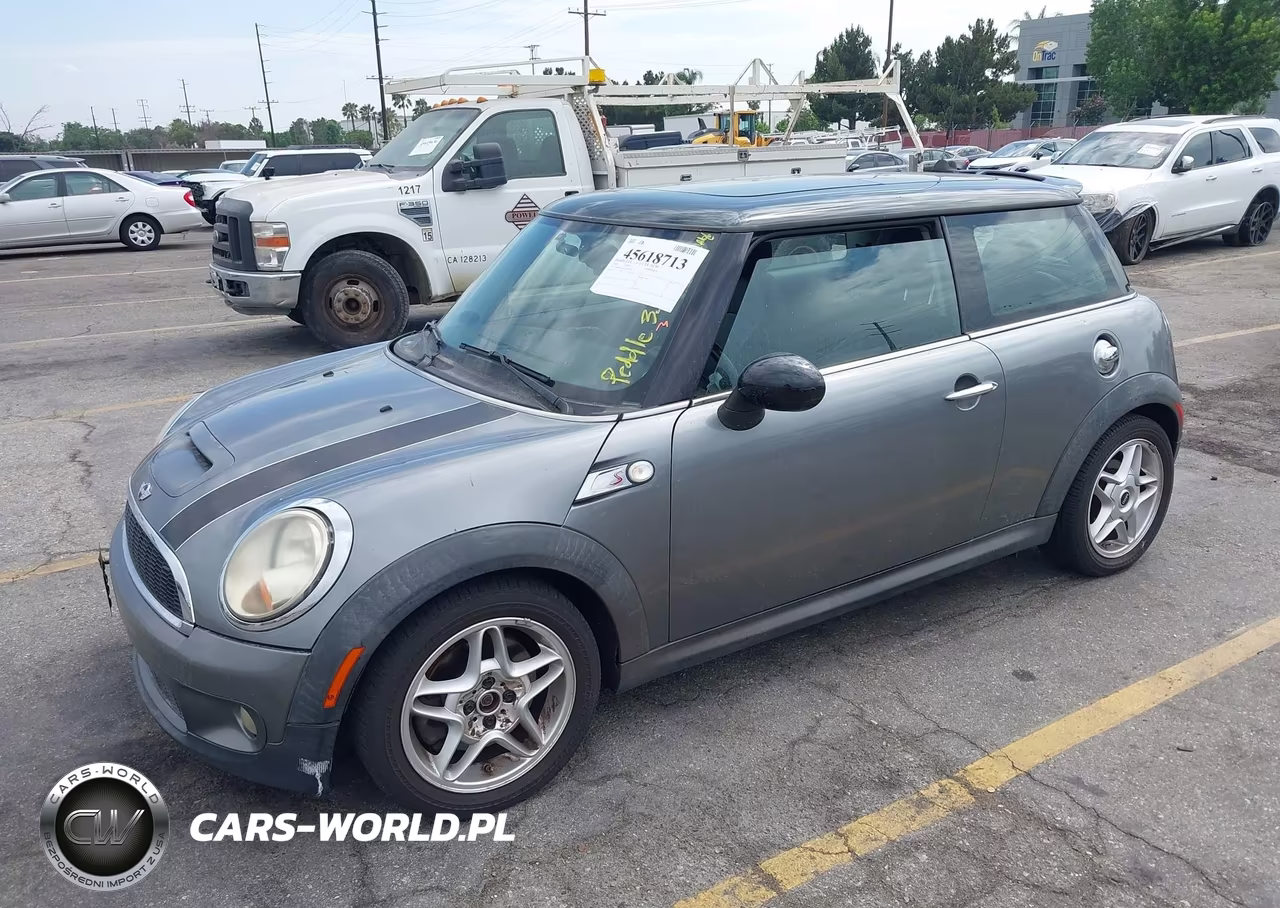 2010 Mini Cooper S VIN:WMWMF7C51ATZ73515 - 2