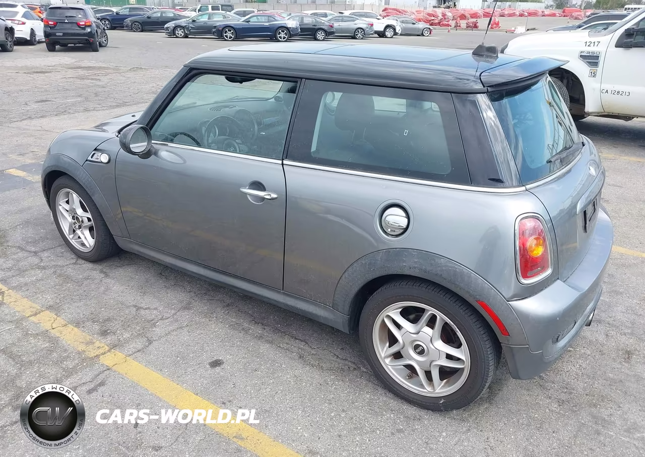 2010 Mini Cooper S VIN:WMWMF7C51ATZ73515 - 3