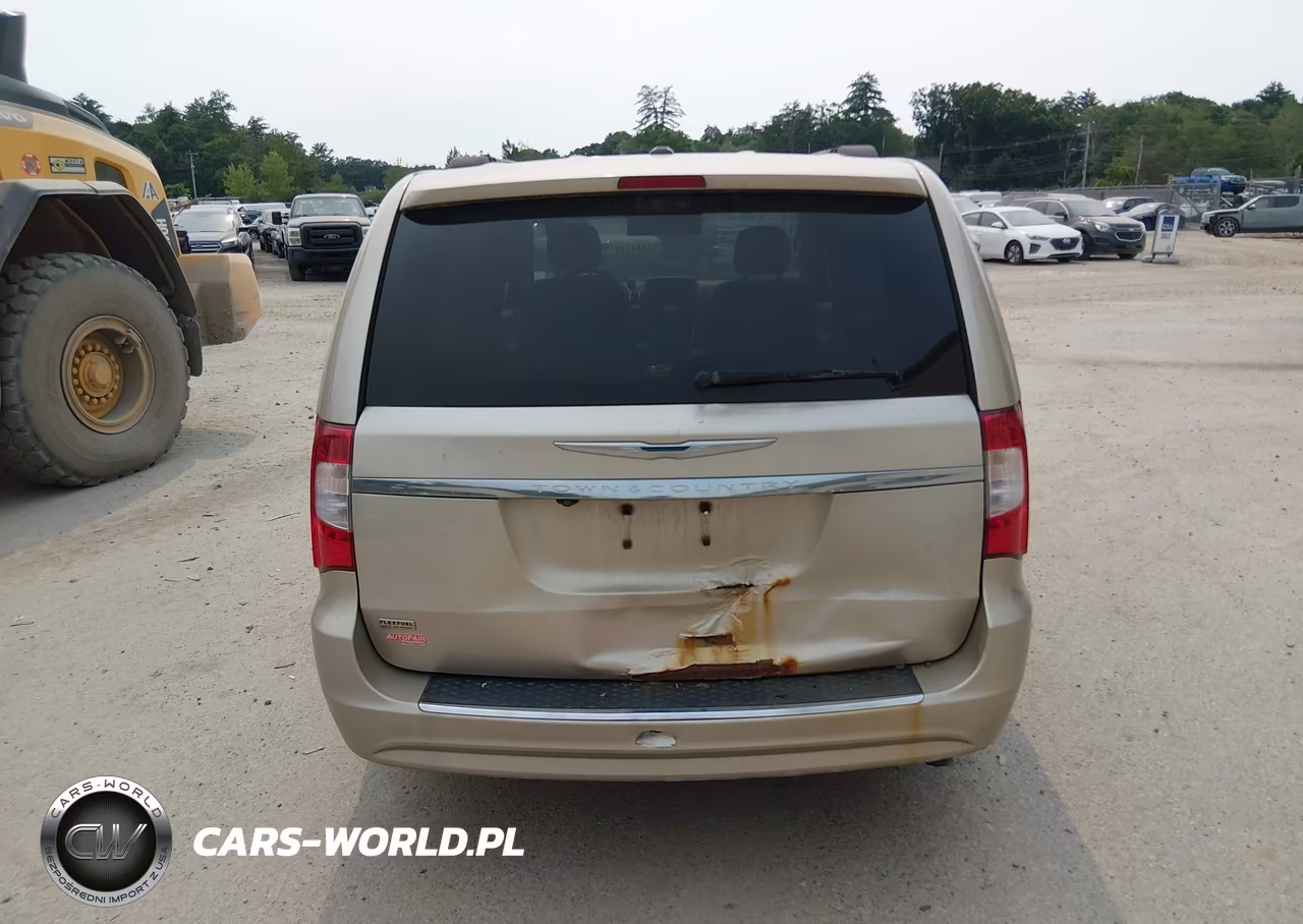 2015 Chrysler Town & Country Touring VIN:2C4RC1BG8FR717954 - 17