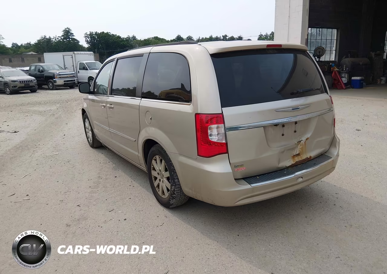 2015 Chrysler Town & Country Touring VIN:2C4RC1BG8FR717954 - 3