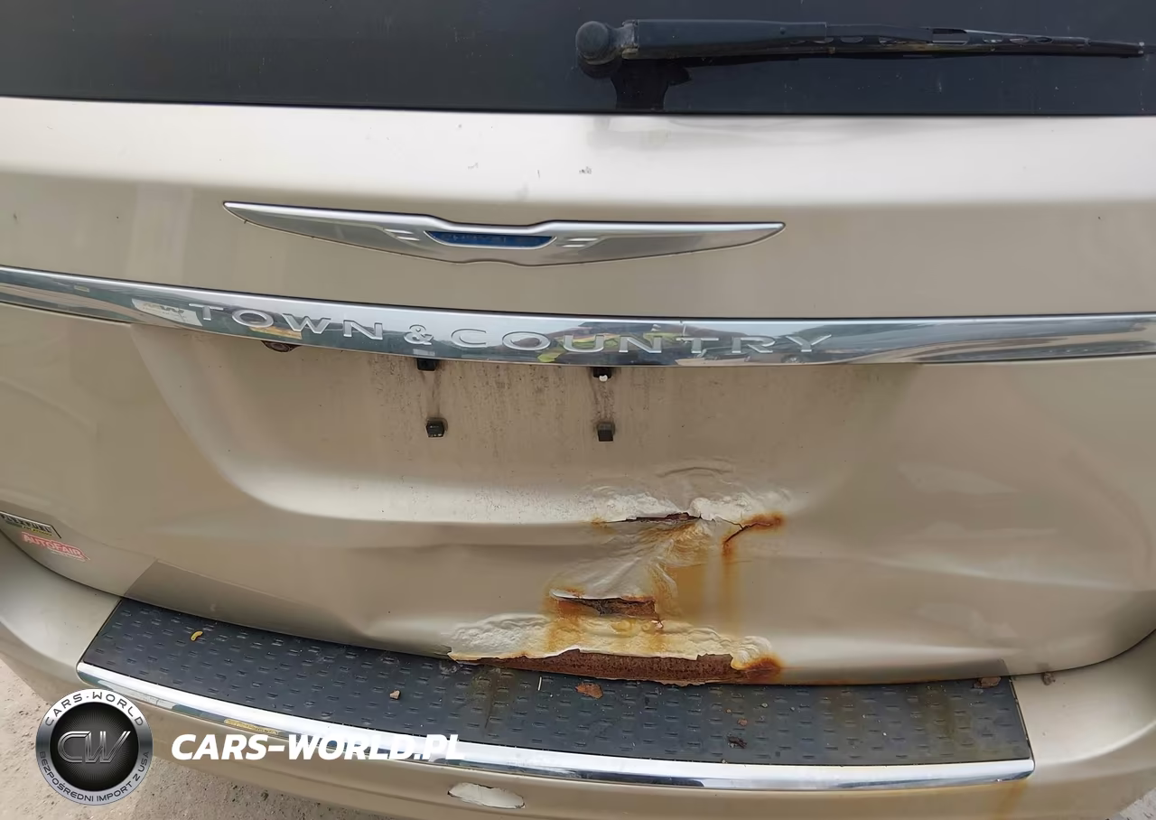 2015 Chrysler Town & Country Touring VIN:2C4RC1BG8FR717954 - 6