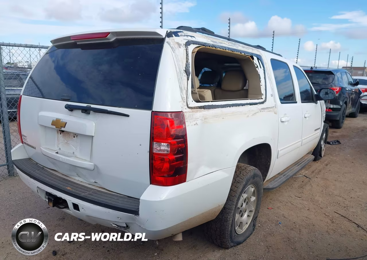 2014 Chevrolet Suburban Lt VIN:1GNSCJE04ER231413 - 4