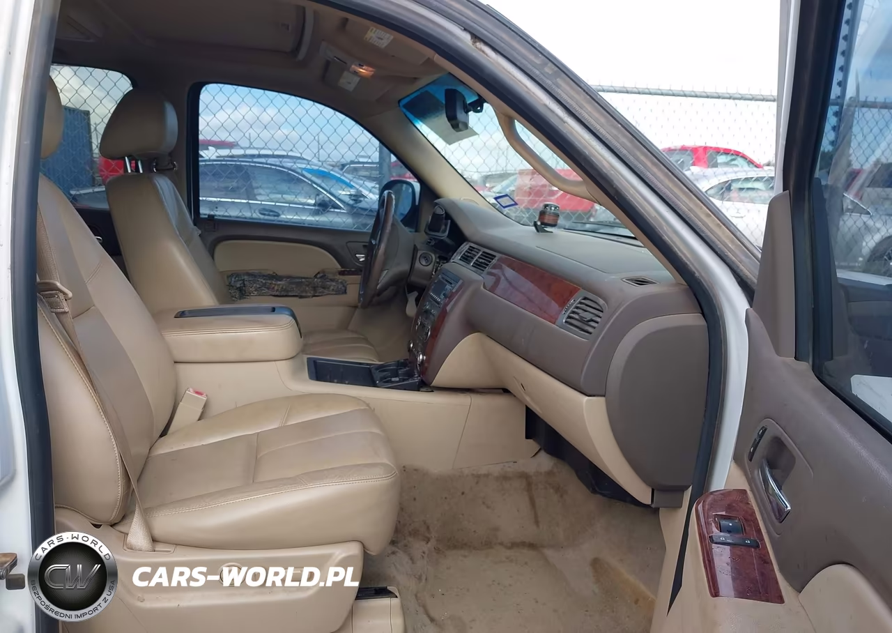2014 Chevrolet Suburban Lt VIN:1GNSCJE04ER231413 - 5