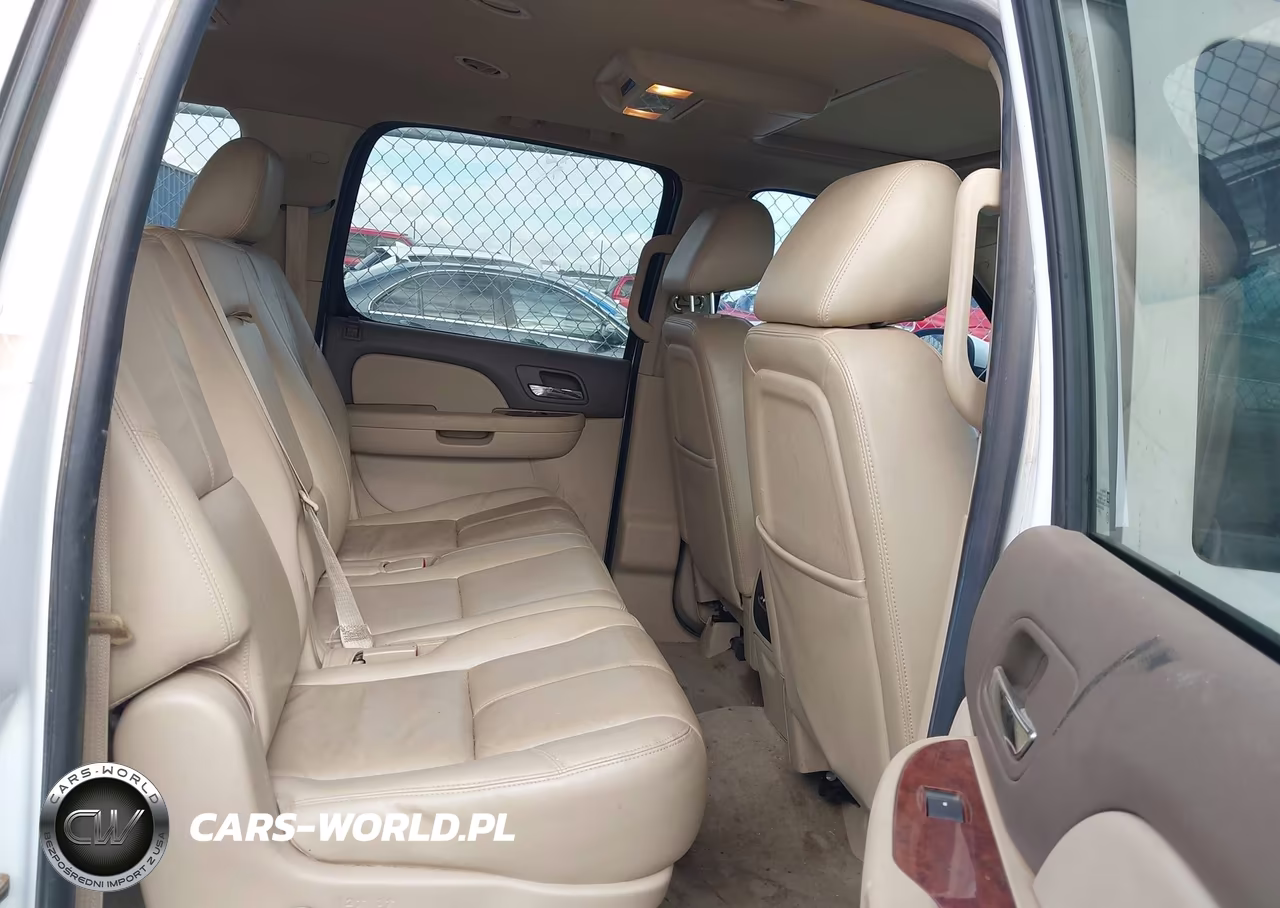 2014 Chevrolet Suburban Lt VIN:1GNSCJE04ER231413 - 8