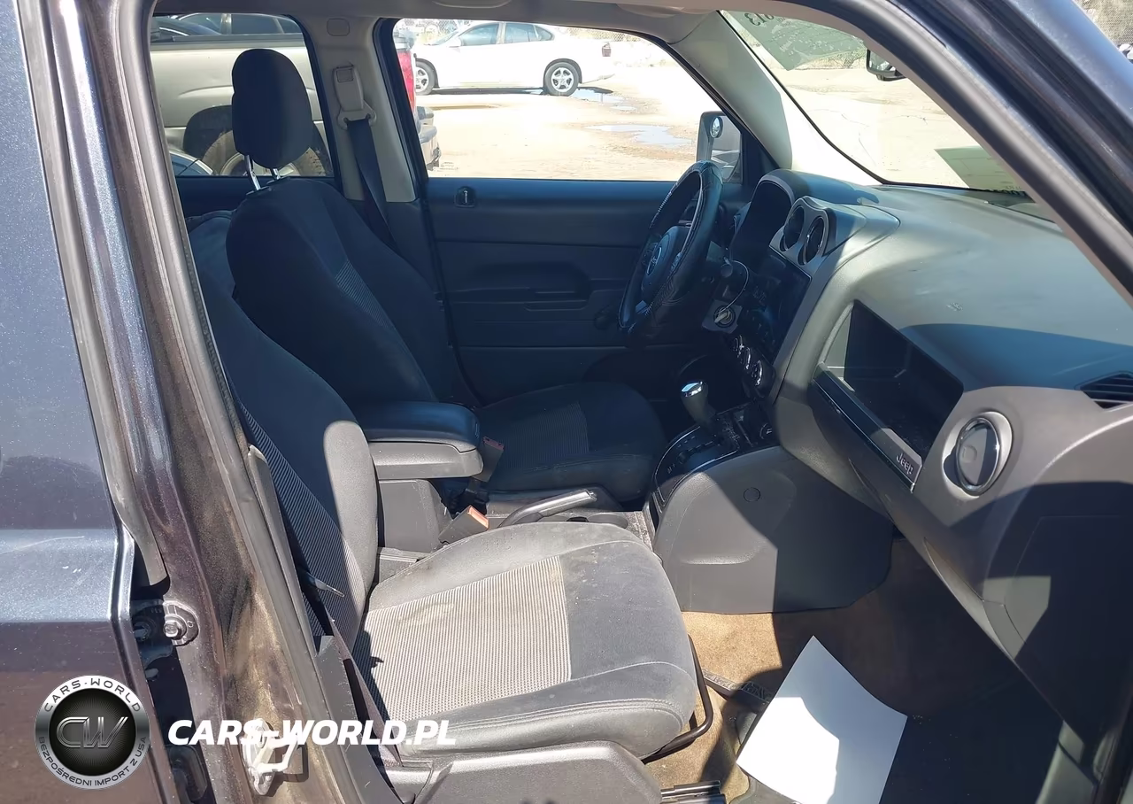 2016 Jeep Patriot Sport VIN:1C4NJPBB5GD562070 - 5