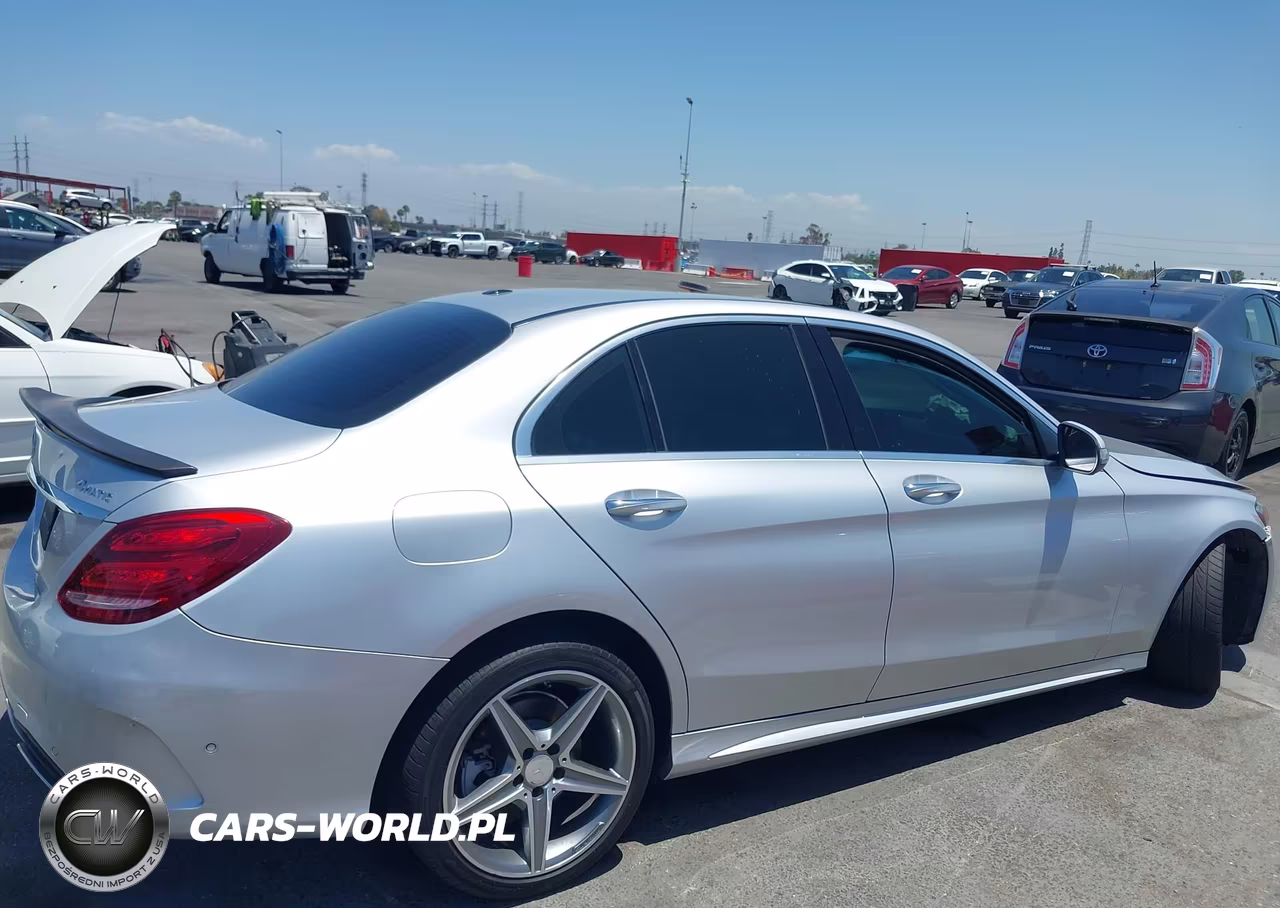2015 Mercedes-Benz C 400 4Matic VIN:55SWF6GB4FU040187 - 12