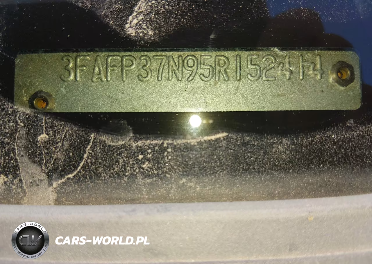 2005 Ford Focus Zx5 VIN:3FAFP37N95R152414 - 9